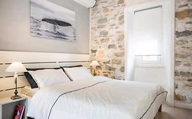 Whale Song Apartment - With Private Parking